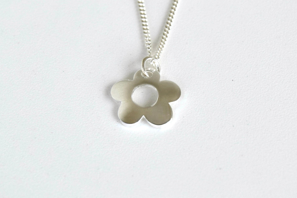 Sterling Silver Big Daisy Necklace