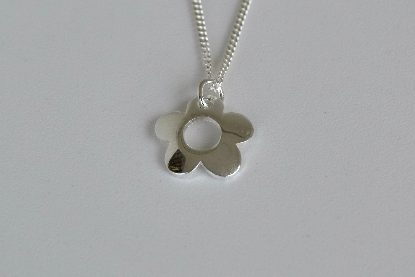 Sterling Silver Big Daisy Necklace