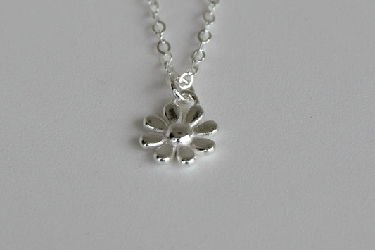 Sterling Silver Daisy Necklace